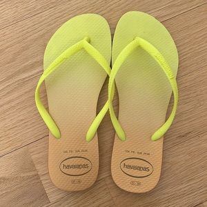 Havaianas flip flops worn once